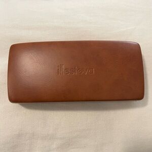 Illesteva sunglass case
